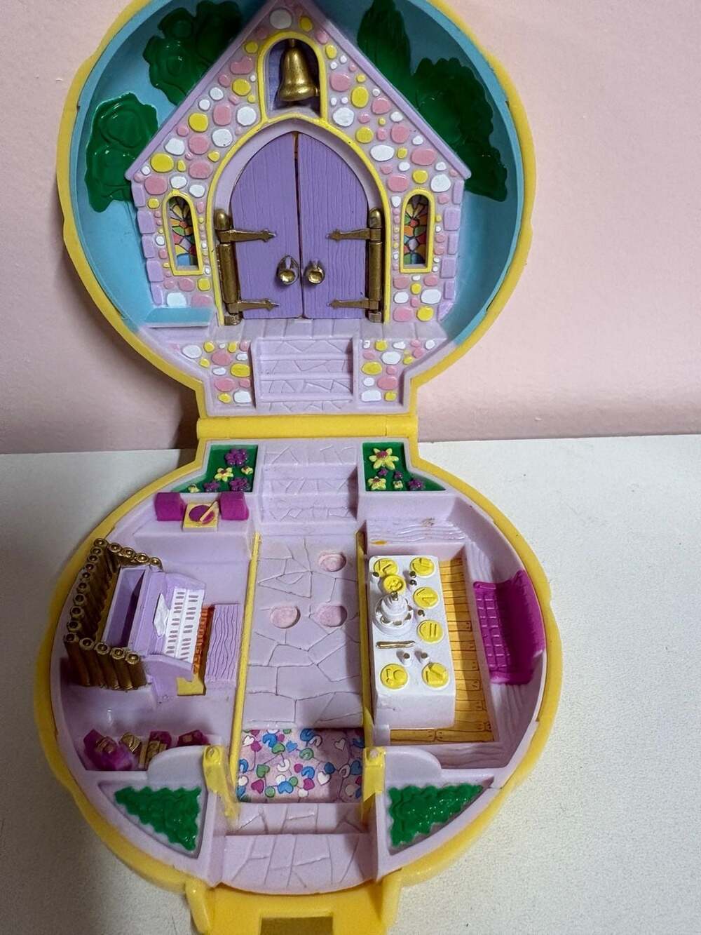 Vintage 1989 Polly Pocket Nancy's Wedding Day / Bridesmaid Polly Yellow Compact - Picture 3 of 5